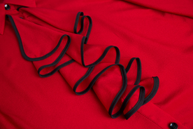 黑红色衣服袖子