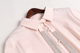 长袖衬衫领部特写