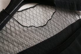 网纱领口连衣裙