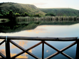 栅栏篱笆木栏围栏围墙图片