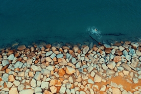 石头 石子  海边