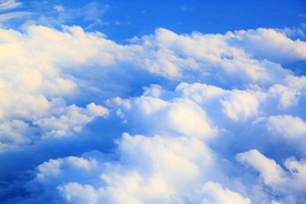 户外的蓝天白云