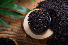 黑米五谷杂粮图片