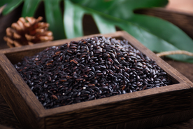 黑米五谷杂粮图片