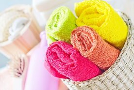 毛巾堆叠卷起图片