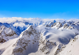 雪山山峰积雪图片