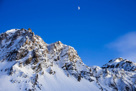 雪山山峰积雪图片