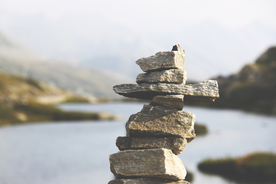 石头堆叠层叠图片