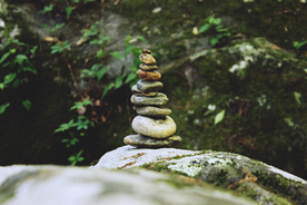 石头堆叠层叠图片