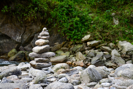 石头堆叠层叠图片