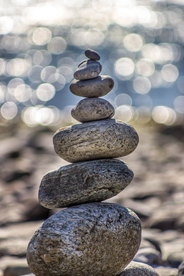 石头堆叠层叠图片