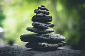 石头堆叠层叠图片