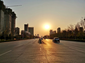 城市夕阳街景