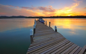 河岸码头唯美图片