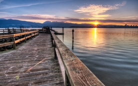 河岸码头唯美图片