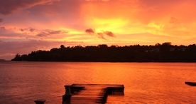 河岸码头唯美图片