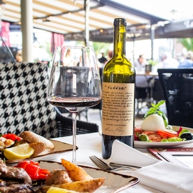 红酒杯红酒浪漫图片