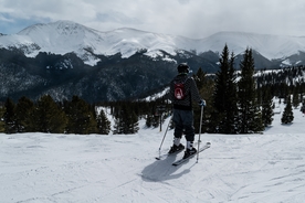 滑雪运动滑雪板图片