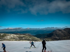 滑雪运动滑雪板图片