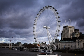 摩天轮天空眼图片