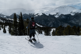 滑雪运动滑雪板图片