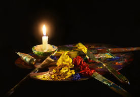 蜡烛烛光火苗图片