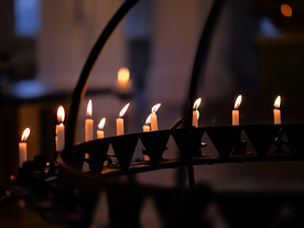 蜡烛烛光火苗图片