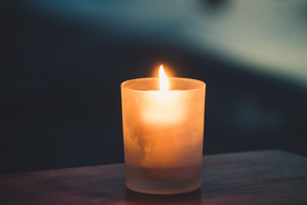 蜡烛烛光火苗图片