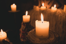 蜡烛烛光火苗图片