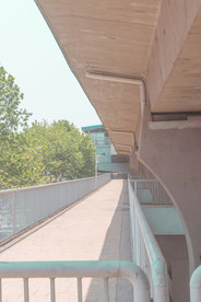 城市地铁入口通道