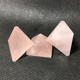 水晶 粉晶 金字塔