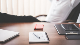 笔记本翻开书写图片