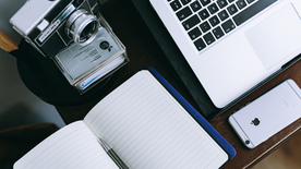 笔记本翻开书写图片