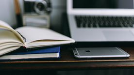 笔记本翻开书写图片