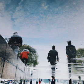 雨中美景水珠积水图片