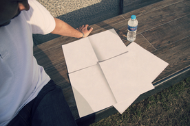 报纸展示效果图样机