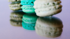 马卡龙五颜六色甜品图片