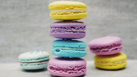 马卡龙五颜六色甜品图片