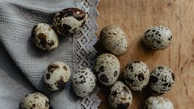 鹌鹑蛋特写图片