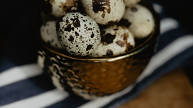 鹌鹑蛋特写图片