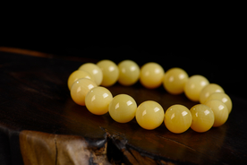 蜜蜡黄色手串手链图片