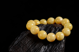 蜜蜡黄色手串手链图片