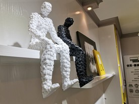 黑白人物 装饰品