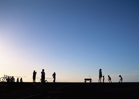 人物剪影轮廓摄影图片