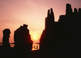 人物剪影轮廓摄影图片