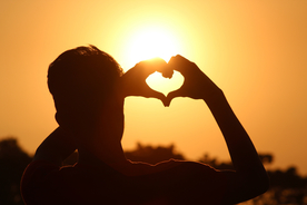 人物剪影轮廓摄影图片