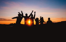 人物剪影轮廓摄影图片