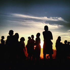 人物剪影轮廓摄影图片