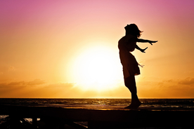 人物剪影轮廓摄影图片