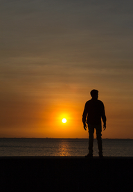 人物剪影轮廓摄影图片